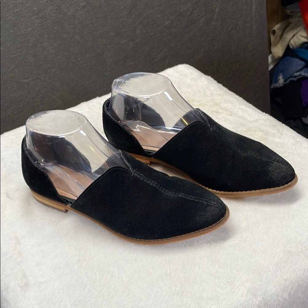 Frye Black Slip-On Loafers with Minimalist Design‎